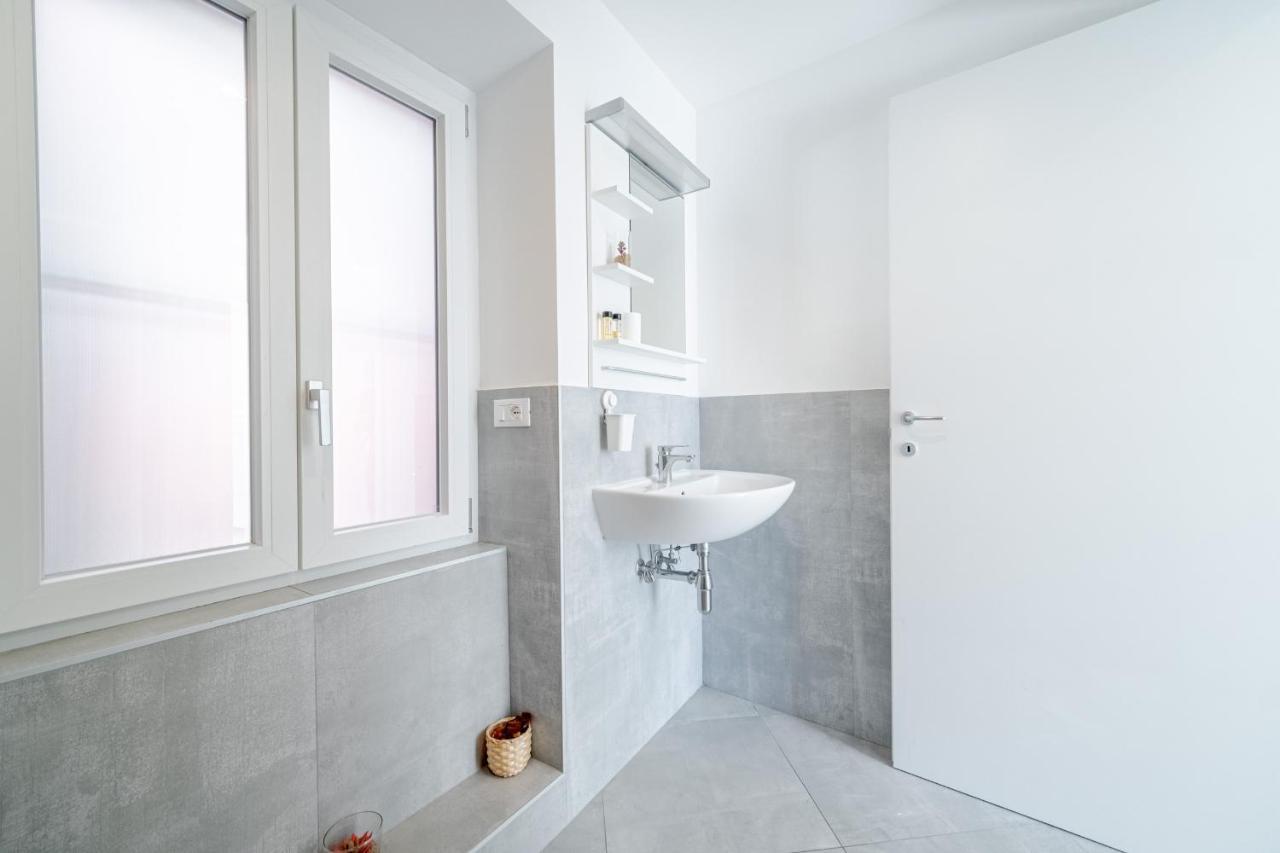 New!central Apt 5 Min Walk From The Metro Brignole * Genua