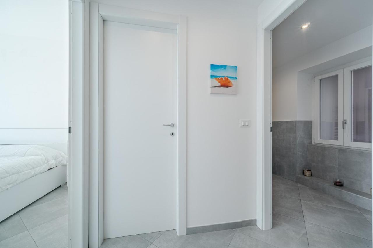 New!central Apt 5 Min Walk From The Metro Brignole Apartment
