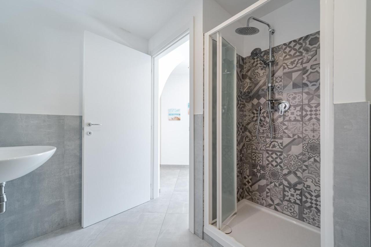 New!central Apt 5 Min Walk From The Metro Brignole Apartment